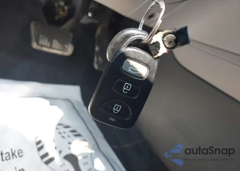 2018 Hyundai Elantra Se z USA, uszkodzony, nr VIN 5NPD74LF6JH382513